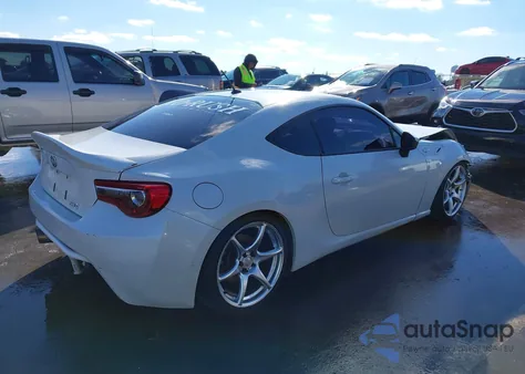 2014 Scion Fr-S z USA, uszkodzony, nr VIN JF1ZNAA14E9703129